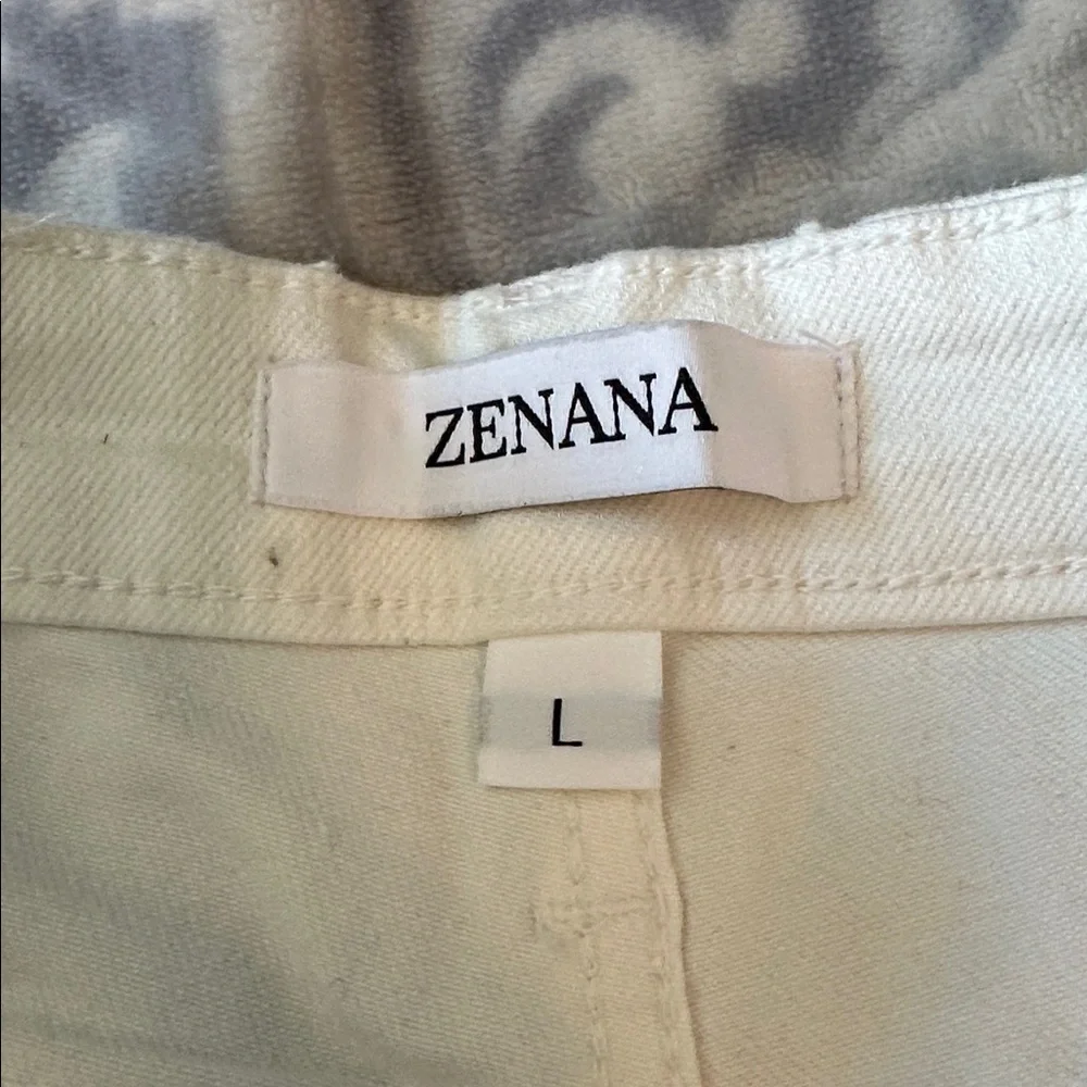 Zenana Outfitters White High-Rise Button-Fly Denim Shorts - Picture 2 of 4